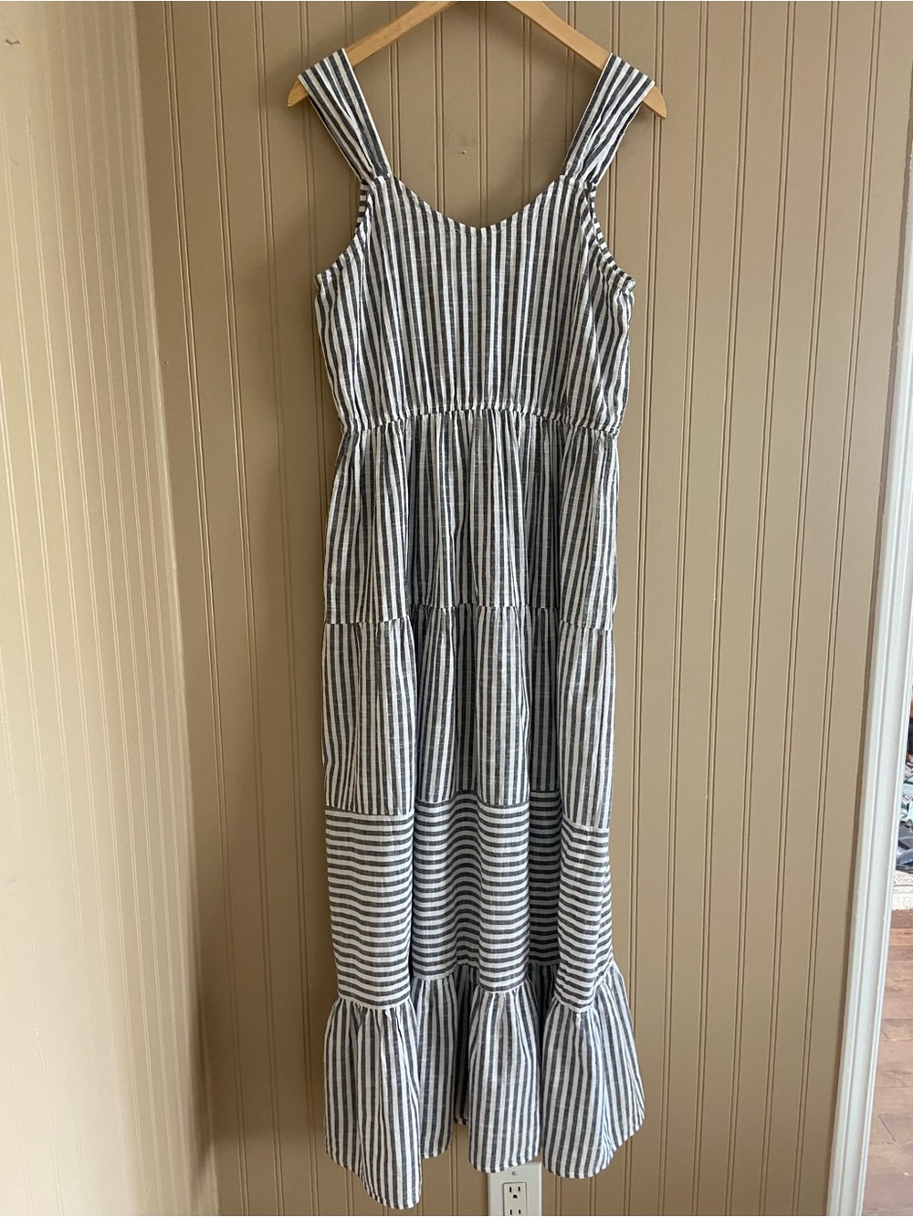 Charlie Paige 100% Cotton Black & White Striped Tiered Maxi Dress Women’s Med - Picture 6 of 9